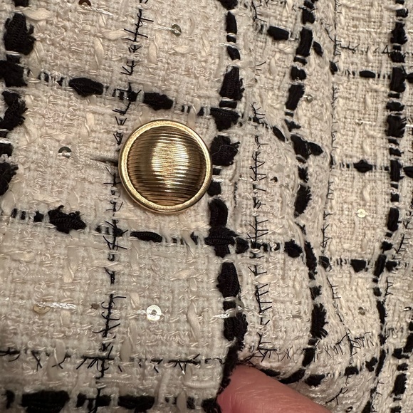 Express Tweed Mini Skirt in Cream and Black with Gold Buttons in Size 12 - Picture 6 of 10